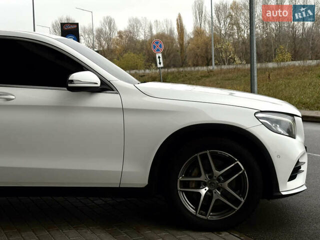 Белый Мерседес GLC-Class Coupe, объемом двигателя 2.14 л и пробегом 122 тыс. км за 33900 $, фото 11 на Automoto.ua