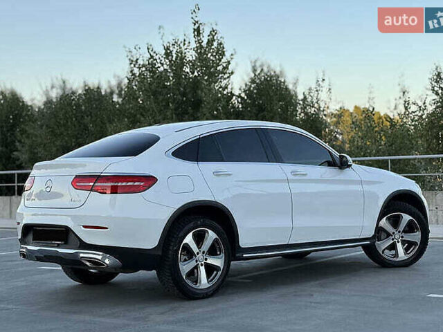 Белый Мерседес GLC-Class Coupe, объемом двигателя 1.99 л и пробегом 91 тыс. км за 30000 $, фото 9 на Automoto.ua