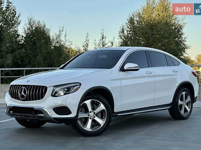 Белый Мерседес GLC-Class Coupe, объемом двигателя 1.99 л и пробегом 91 тыс. км за 30000 $, фото 13 на Automoto.ua