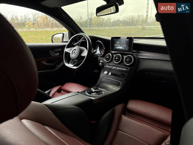 Белый Мерседес GLC-Class Coupe, объемом двигателя 2.14 л и пробегом 122 тыс. км за 33900 $, фото 17 на Automoto.ua