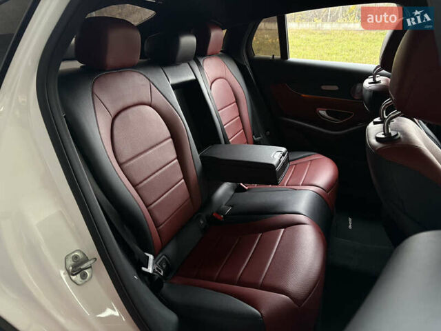 Белый Мерседес GLC-Class Coupe, объемом двигателя 2.14 л и пробегом 122 тыс. км за 33900 $, фото 15 на Automoto.ua