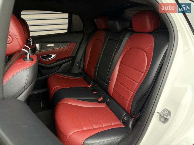 Белый Мерседес GLC-Class Coupe, объемом двигателя 2.14 л и пробегом 122 тыс. км за 33900 $, фото 14 на Automoto.ua