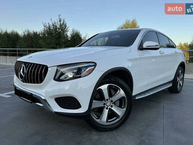 Белый Мерседес GLC-Class Coupe, объемом двигателя 1.99 л и пробегом 91 тыс. км за 30000 $, фото 12 на Automoto.ua