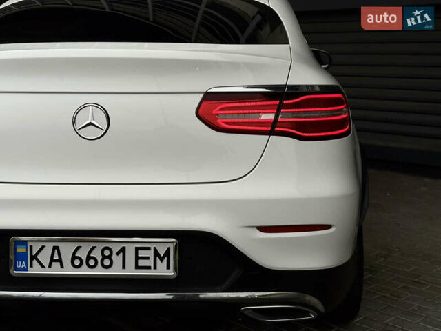 Белый Мерседес GLC-Class Coupe, объемом двигателя 2.14 л и пробегом 122 тыс. км за 33900 $, фото 9 на Automoto.ua