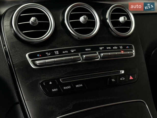 Белый Мерседес GLC-Class Coupe, объемом двигателя 2.14 л и пробегом 122 тыс. км за 33900 $, фото 25 на Automoto.ua