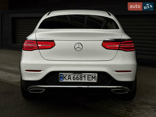 Белый Мерседес GLC-Class Coupe, объемом двигателя 2.14 л и пробегом 122 тыс. км за 33900 $, фото 6 на Automoto.ua