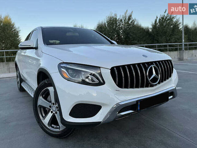 Белый Мерседес GLC-Class Coupe, объемом двигателя 1.99 л и пробегом 91 тыс. км за 30000 $, фото 5 на Automoto.ua