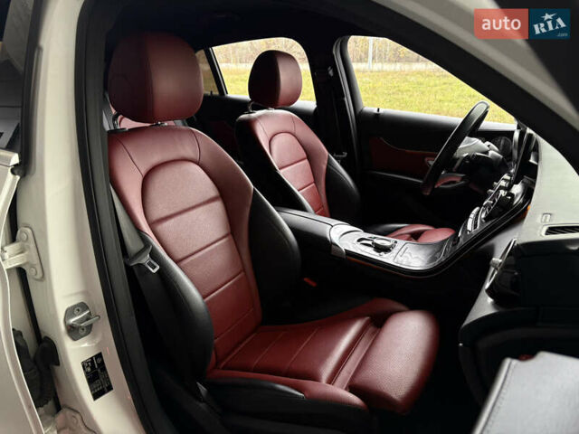 Белый Мерседес GLC-Class Coupe, объемом двигателя 2.14 л и пробегом 122 тыс. км за 33900 $, фото 16 на Automoto.ua