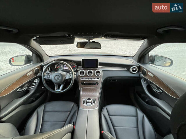 Белый Мерседес GLC-Class Coupe, объемом двигателя 1.99 л и пробегом 75 тыс. км за 38500 $, фото 16 на Automoto.ua