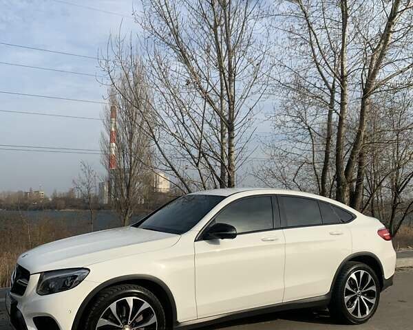 Білий Мерседес GLC-Class Coupe, об'ємом двигуна 2.14 л та пробігом 104 тис. км за 39900 $, фото 1 на Automoto.ua
