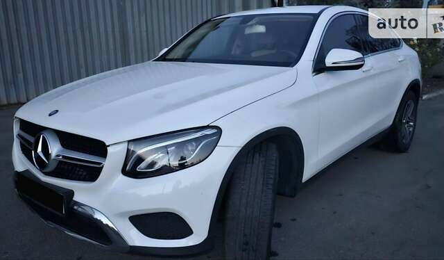 Білий Мерседес GLC-Class Coupe, об'ємом двигуна 2.2 л та пробігом 67 тис. км за 42000 $, фото 4 на Automoto.ua
