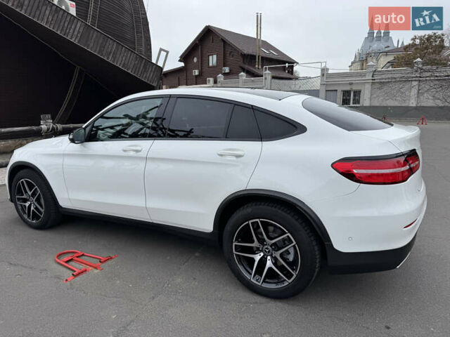 Белый Мерседес GLC-Class Coupe, объемом двигателя 1.99 л и пробегом 75 тыс. км за 38500 $, фото 10 на Automoto.ua