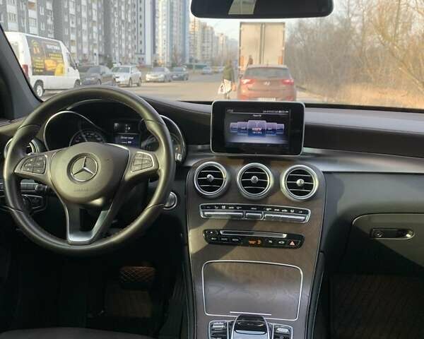 Білий Мерседес GLC-Class Coupe, об'ємом двигуна 2.14 л та пробігом 104 тис. км за 39900 $, фото 5 на Automoto.ua