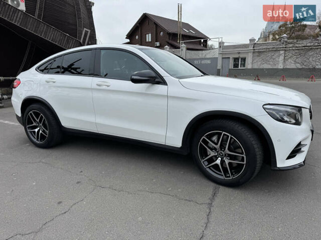 Белый Мерседес GLC-Class Coupe, объемом двигателя 1.99 л и пробегом 75 тыс. км за 38500 $, фото 6 на Automoto.ua