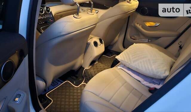 Білий Мерседес GLC-Class Coupe, об'ємом двигуна 2.2 л та пробігом 67 тис. км за 42000 $, фото 8 на Automoto.ua