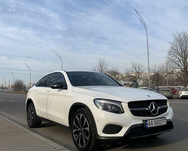 Білий Мерседес GLC-Class Coupe, об'ємом двигуна 2.14 л та пробігом 104 тис. км за 39900 $, фото 7 на Automoto.ua