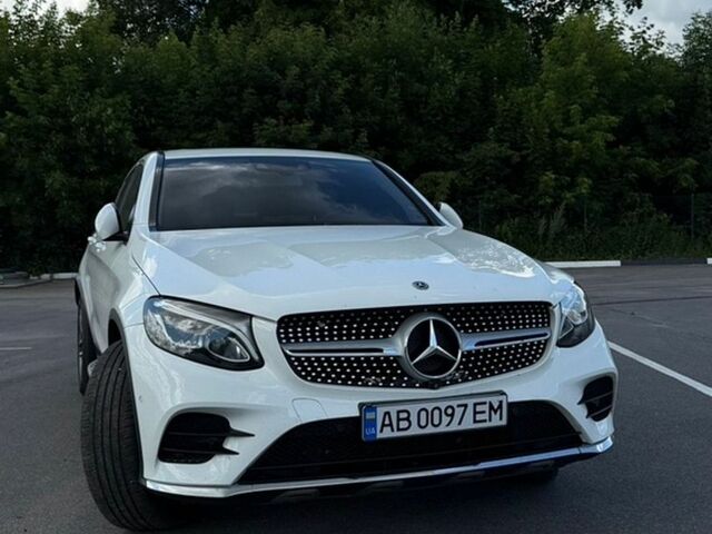 Белый Мерседес GLC-Class Coupe, объемом двигателя 2.14 л и пробегом 95 тыс. км за 35500 $, фото 4 на Automoto.ua