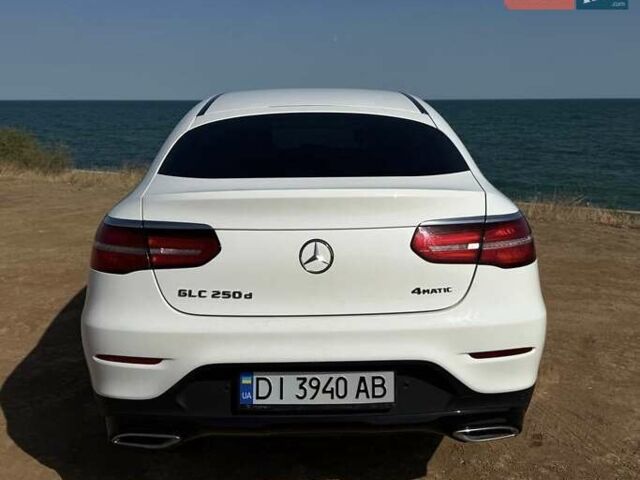 Білий Мерседес GLC-Class Coupe, об'ємом двигуна 2.2 л та пробігом 89 тис. км за 41000 $, фото 3 на Automoto.ua