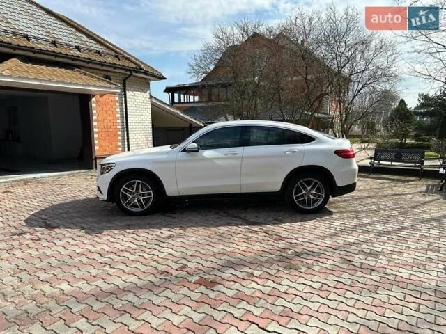 Білий Мерседес GLC-Class Coupe, об'ємом двигуна 1.99 л та пробігом 160 тис. км за 29899 $, фото 2 на Automoto.ua