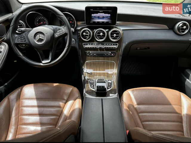 Білий Мерседес GLC-Class Coupe, об'ємом двигуна 2.1 л та пробігом 124 тис. км за 40000 $, фото 3 на Automoto.ua