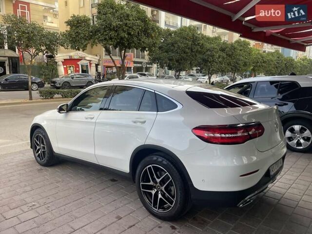 Белый Мерседес GLC-Class Coupe, объемом двигателя 2.14 л и пробегом 82 тыс. км за 42000 $, фото 2 на Automoto.ua