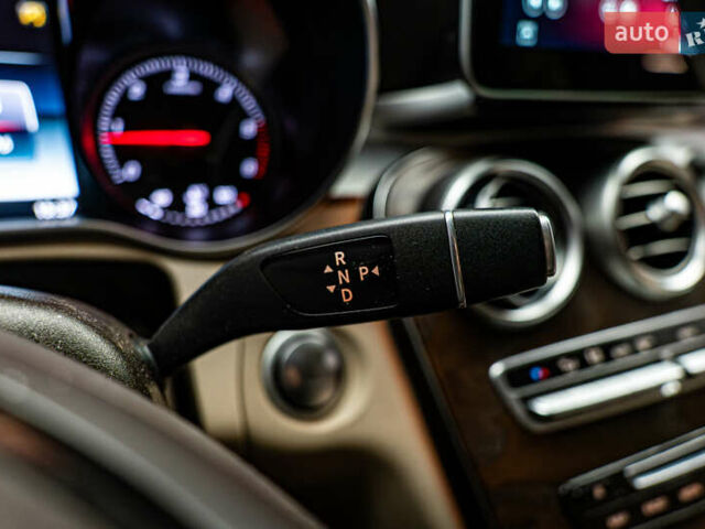 Белый Мерседес GLC-Class Coupe, объемом двигателя 2.1 л и пробегом 138 тыс. км за 35891 $, фото 13 на Automoto.ua