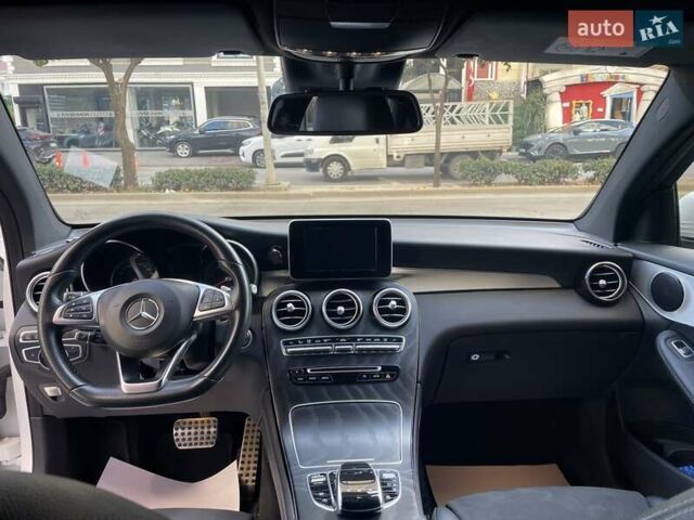 Белый Мерседес GLC-Class Coupe, объемом двигателя 2.14 л и пробегом 82 тыс. км за 42000 $, фото 4 на Automoto.ua
