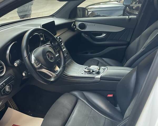 Белый Мерседес GLC-Class Coupe, объемом двигателя 2.14 л и пробегом 82 тыс. км за 42000 $, фото 5 на Automoto.ua