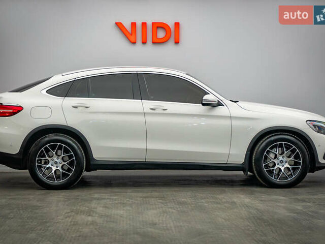 Белый Мерседес GLC-Class Coupe, объемом двигателя 2.1 л и пробегом 138 тыс. км за 35891 $, фото 3 на Automoto.ua