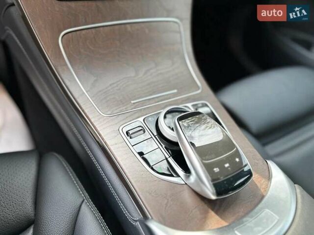 Білий Мерседес GLC-Class Coupe, об'ємом двигуна 1.99 л та пробігом 160 тис. км за 29899 $, фото 13 на Automoto.ua