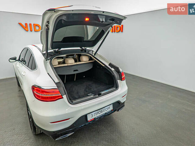 Белый Мерседес GLC-Class Coupe, объемом двигателя 2.1 л и пробегом 138 тыс. км за 35891 $, фото 6 на Automoto.ua
