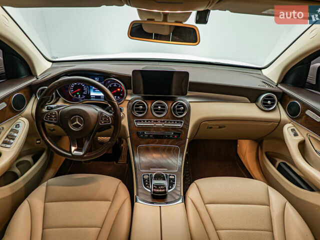 Белый Мерседес GLC-Class Coupe, объемом двигателя 2.1 л и пробегом 138 тыс. км за 35891 $, фото 10 на Automoto.ua