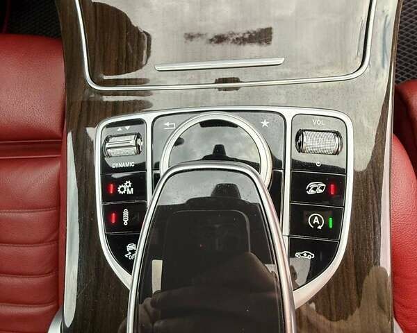 Белый Мерседес GLC-Class Coupe, объемом двигателя 3 л и пробегом 80 тыс. км за 43500 $, фото 25 на Automoto.ua