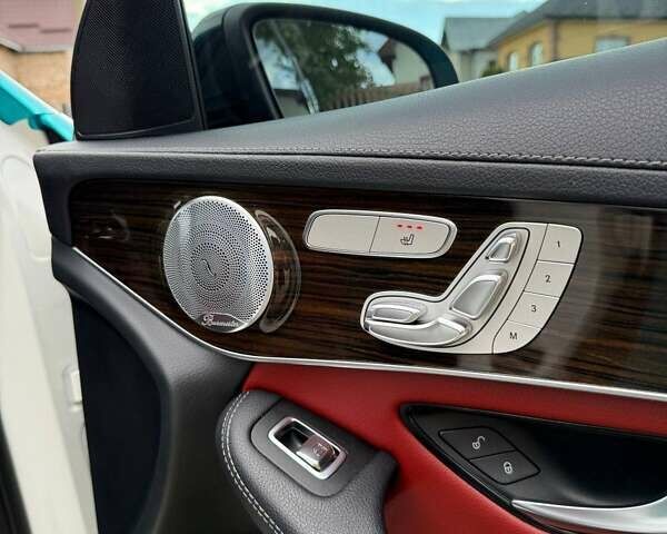 Білий Мерседес GLC-Class Coupe, об'ємом двигуна 3 л та пробігом 80 тис. км за 45000 $, фото 16 на Automoto.ua