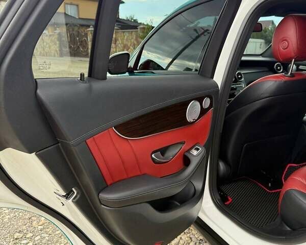 Білий Мерседес GLC-Class Coupe, об'ємом двигуна 3 л та пробігом 80 тис. км за 45000 $, фото 20 на Automoto.ua