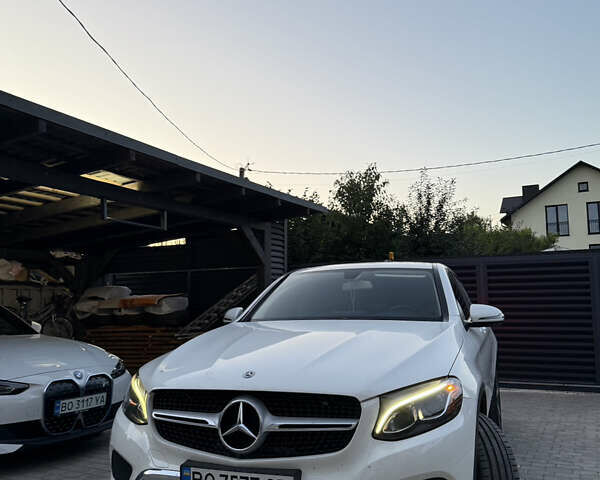 Білий Мерседес GLC-Class Coupe, об'ємом двигуна 1.99 л та пробігом 130 тис. км за 35000 $, фото 2 на Automoto.ua