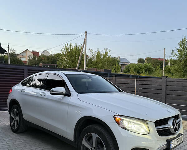 Білий Мерседес GLC-Class Coupe, об'ємом двигуна 1.99 л та пробігом 130 тис. км за 35000 $, фото 4 на Automoto.ua