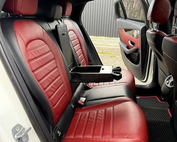 Белый Мерседес GLC-Class Coupe, объемом двигателя 3 л и пробегом 80 тыс. км за 43999 $, фото 18 на Automoto.ua