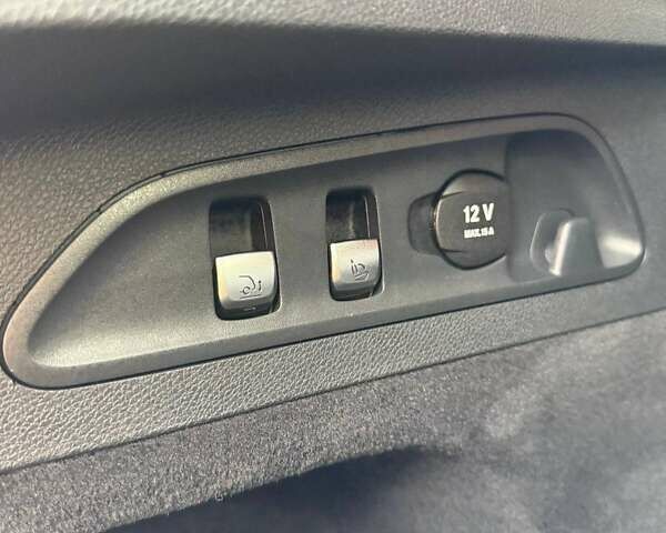 Белый Мерседес GLC-Class Coupe, объемом двигателя 3 л и пробегом 80 тыс. км за 43500 $, фото 32 на Automoto.ua