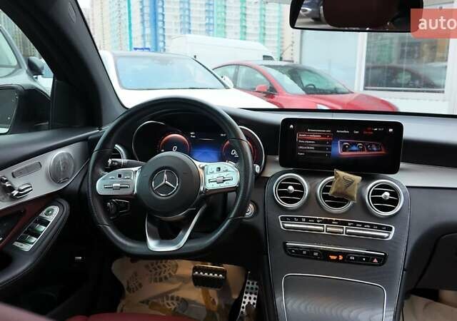 Білий Мерседес GLC-Class Coupe, об'ємом двигуна 1.99 л та пробігом 133 тис. км за 44900 $, фото 5 на Automoto.ua