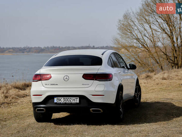 Білий Мерседес GLC-Class Coupe, об'ємом двигуна 1.9 л та пробігом 105 тис. км за 49990 $, фото 9 на Automoto.ua
