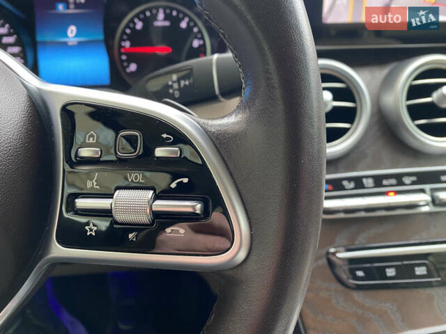 Белый Мерседес GLC-Class Coupe, объемом двигателя 1.95 л и пробегом 85 тыс. км за 45900 $, фото 28 на Automoto.ua