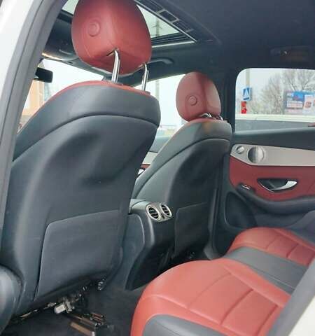 Білий Мерседес GLC-Class Coupe, об'ємом двигуна 1.99 л та пробігом 133 тис. км за 44900 $, фото 9 на Automoto.ua