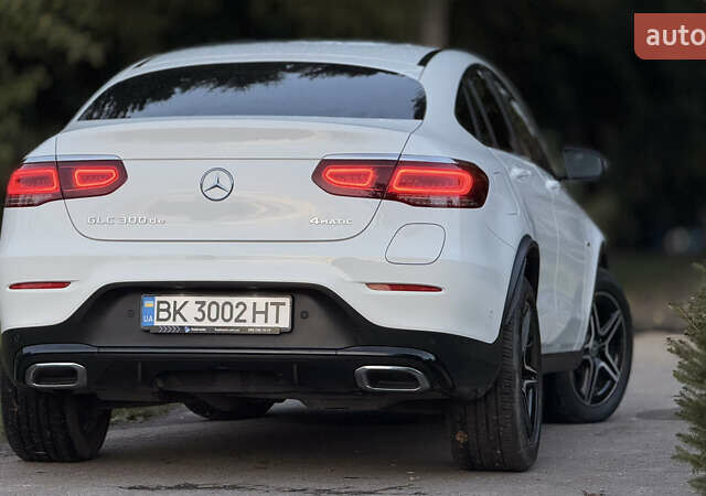 Белый Мерседес GLC-Class Coupe, объемом двигателя 2 л и пробегом 114 тыс. км за 48700 $, фото 9 на Automoto.ua