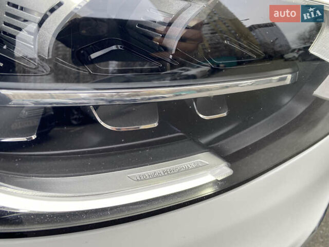 Белый Мерседес GLC-Class Coupe, объемом двигателя 1.95 л и пробегом 85 тыс. км за 45900 $, фото 32 на Automoto.ua