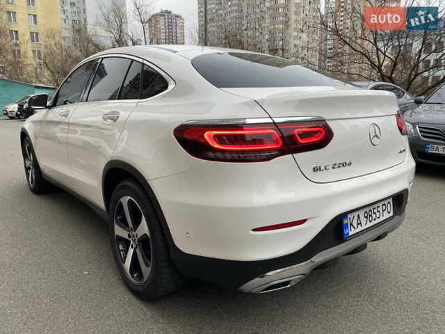 Белый Мерседес GLC-Class Coupe, объемом двигателя 1.95 л и пробегом 85 тыс. км за 45900 $, фото 4 на Automoto.ua