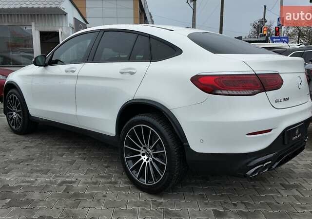 Білий Мерседес GLC-Class Coupe, об'ємом двигуна 1.99 л та пробігом 133 тис. км за 44900 $, фото 10 на Automoto.ua