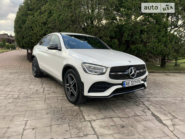 Білий Мерседес GLC-Class Coupe, об'ємом двигуна 2 л та пробігом 41 тис. км за 52500 $, фото 7 на Automoto.ua