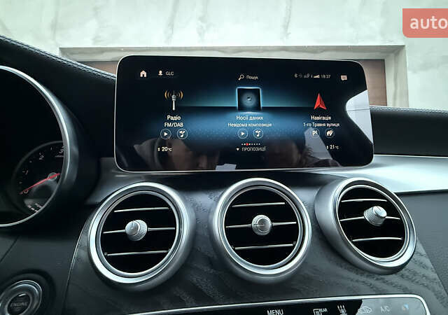 Белый Мерседес GLC-Class Coupe, объемом двигателя 2 л и пробегом 114 тыс. км за 48700 $, фото 16 на Automoto.ua
