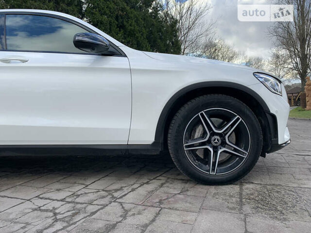 Білий Мерседес GLC-Class Coupe, об'ємом двигуна 2 л та пробігом 41 тис. км за 52500 $, фото 11 на Automoto.ua